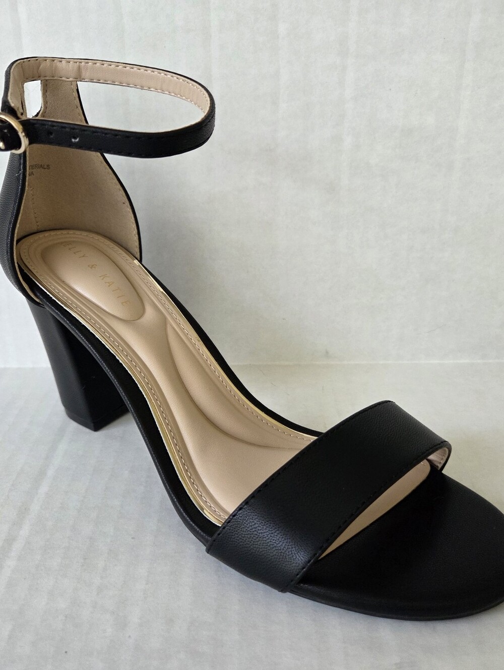 Kelly & Katie Hailee Black Heel Sandal Ankle Strap Open Toe Women's 8M EUC